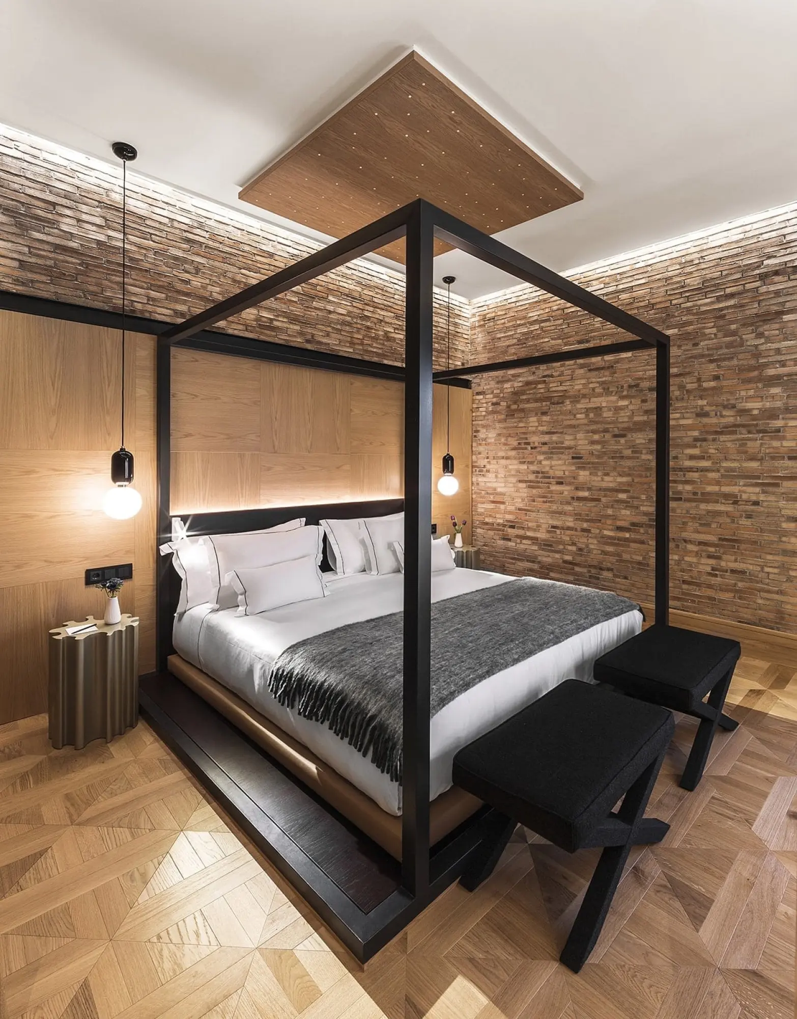 Mh suite enric battlo 0852r