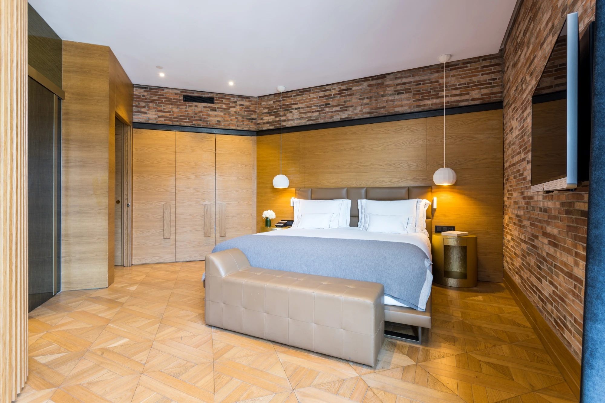 MH SUITE PG 851008