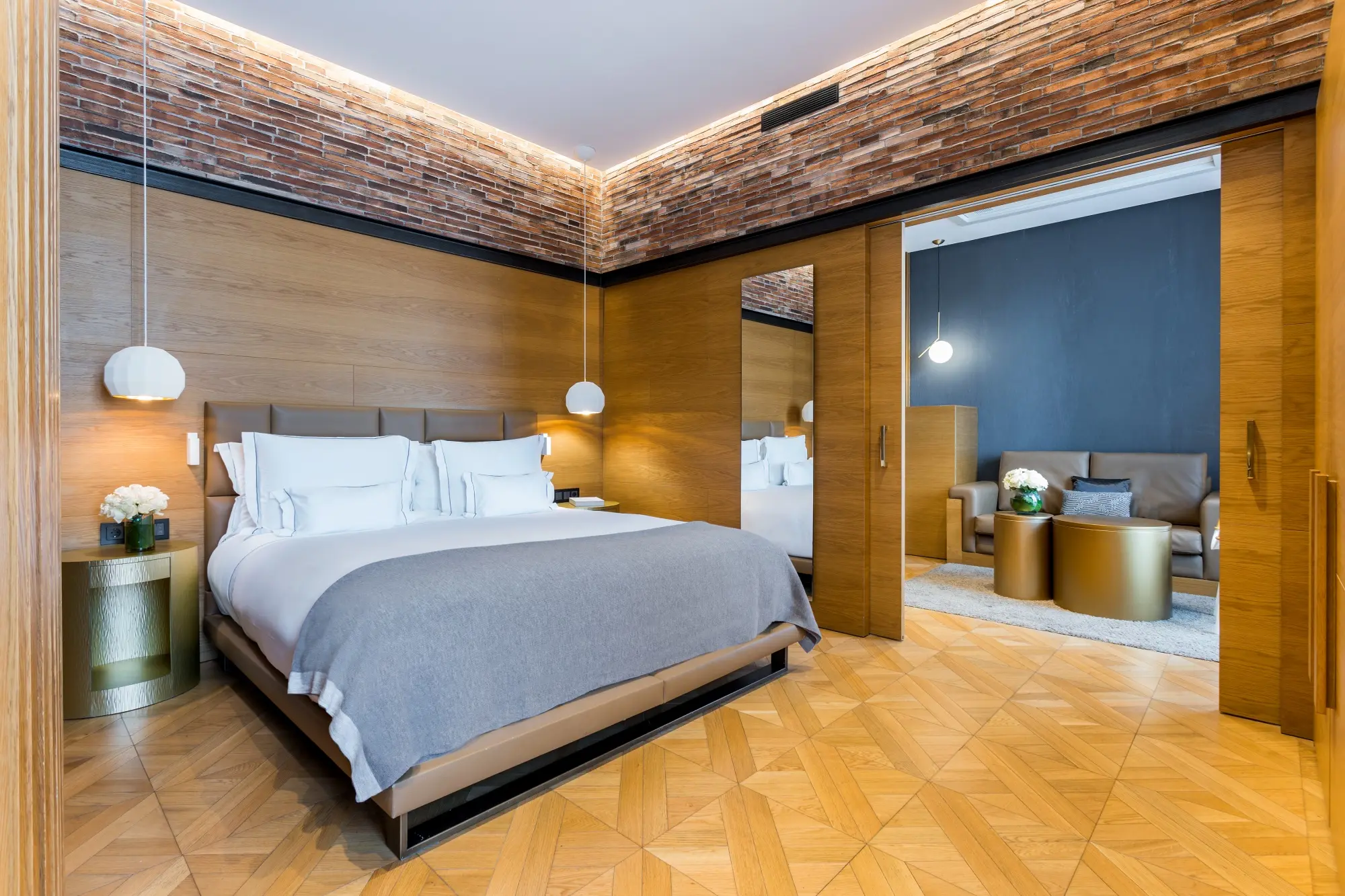 MH SUITE PG 851019