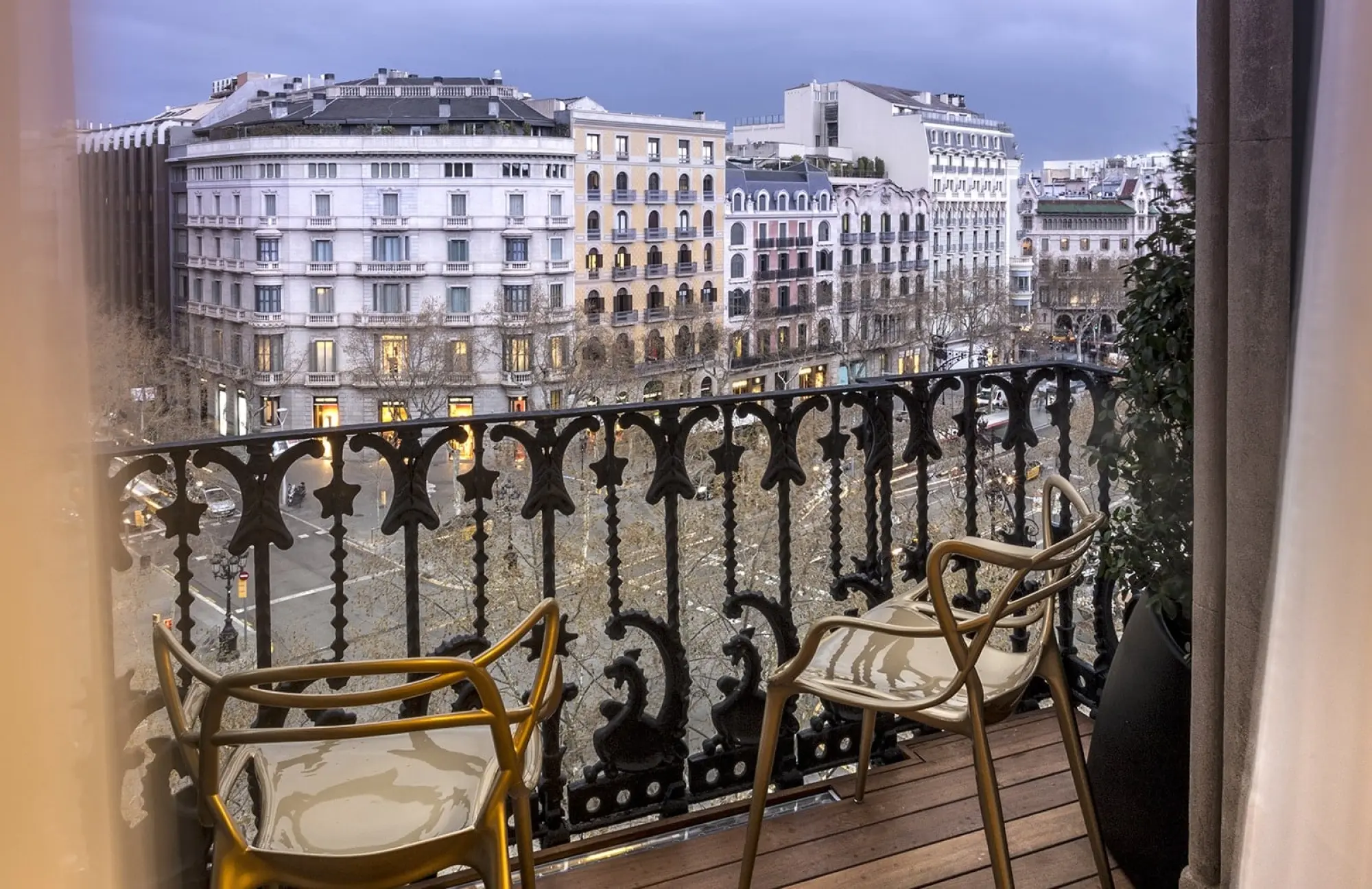 Mh view suite enric battlo 0890r 430