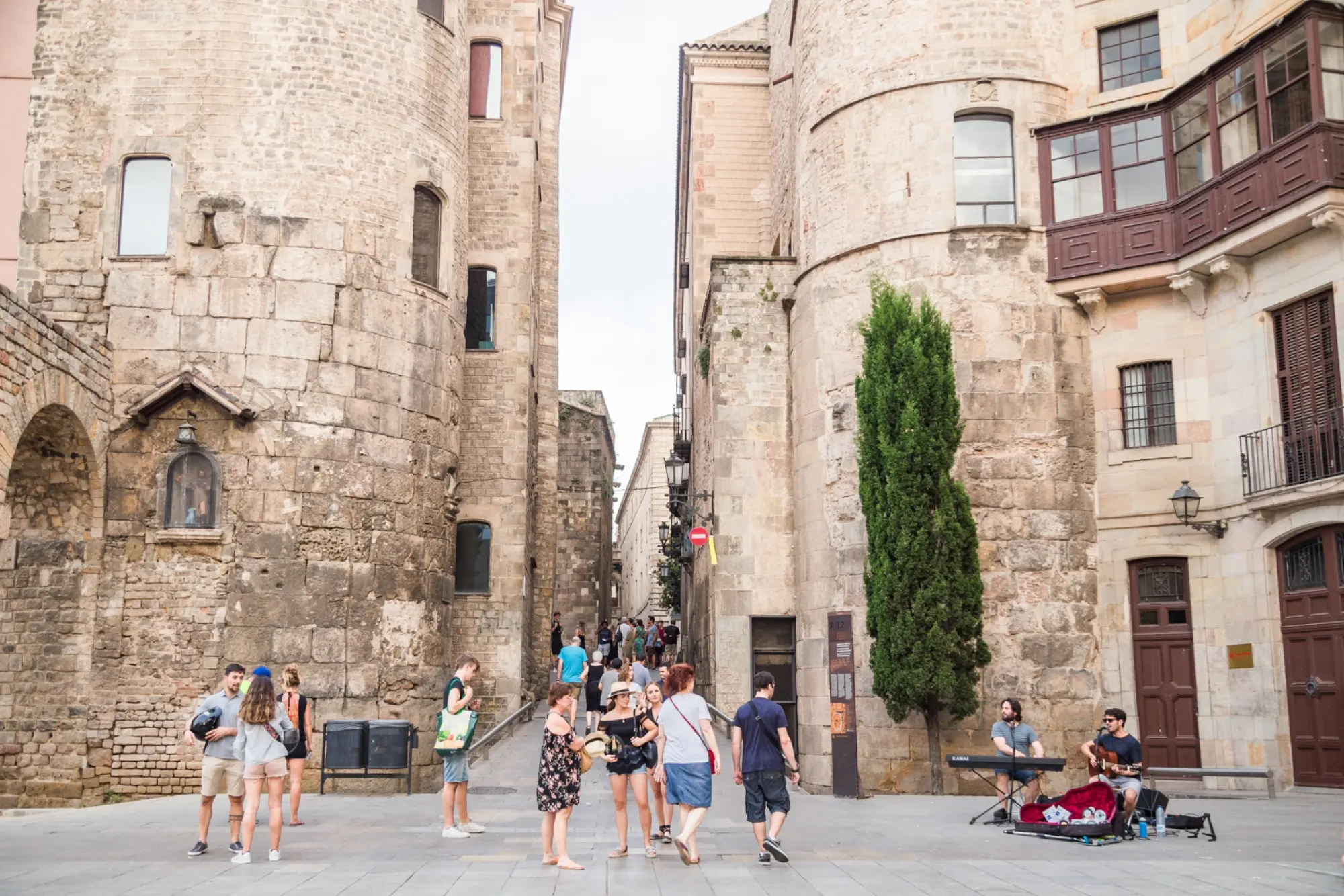 Carrer del Bisbe | Barri Gòtic - Barcelona