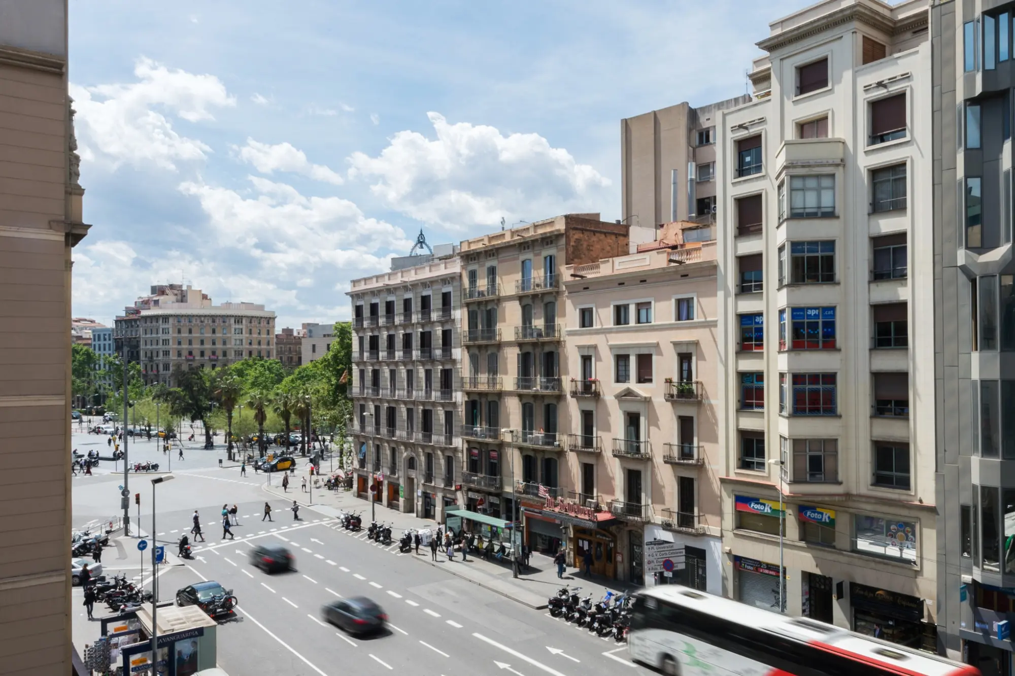 Ronda Universitat - Barcelona | Hotel Jazz