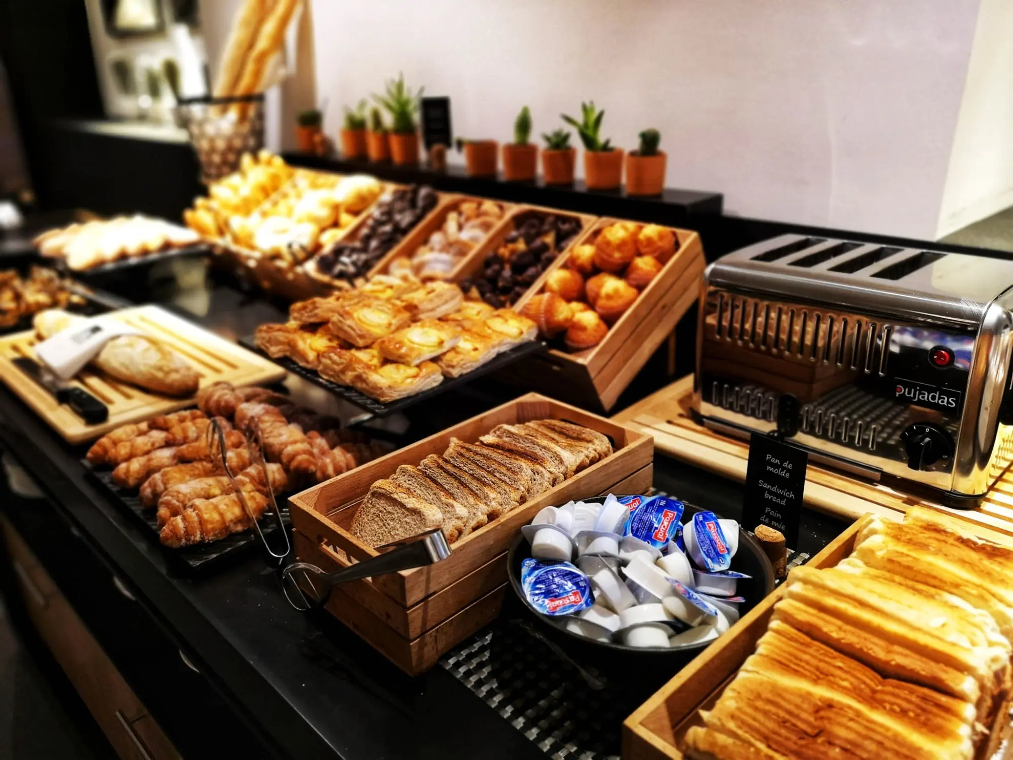 Buffet Breakfast | Hotel Jazz Barcelona
