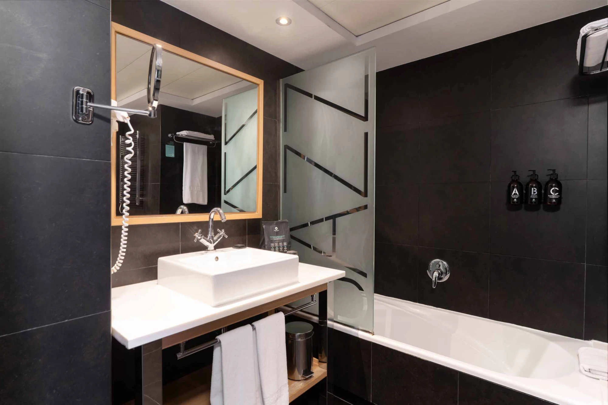 Baño - Habitación Doble | Hotel Jazz